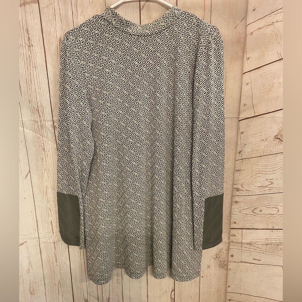 Tyler Boe Women’s Tunic,Size Medium, excellent condition, like new